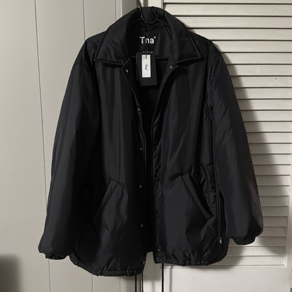 ARITIZIA TNA COACHES JACKET - Picture 6 of 9